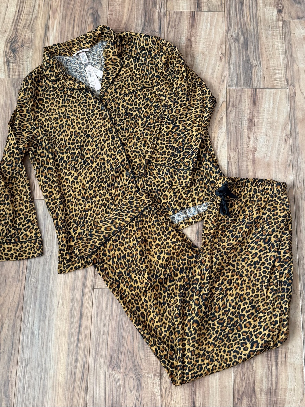 NWT Victoria's Secret Leopard Cheetah Print Pajama Set Tan, Brown, & Black Large